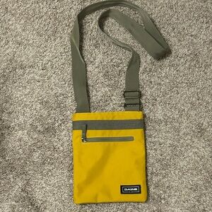 Dakine Mustard and Olive Shoulder Bag